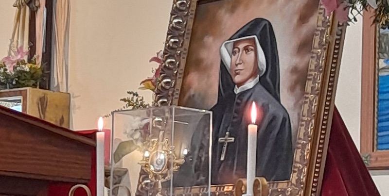DetalleSantaFaustina24