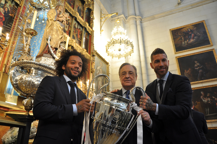 2018-05-27 - El Real Madrid ofrece la decimotercera Champions a la Virgen de la Almudena