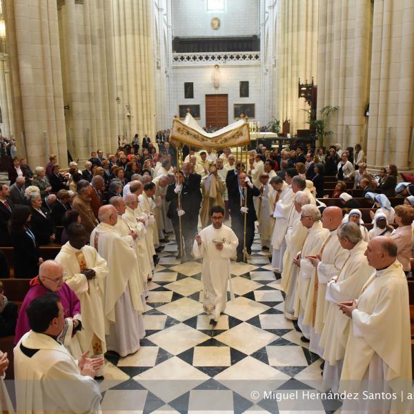 2016-05-29 - Corpus Christi - Eucaristía - Bendición de la estatua 'Jesús desamparado'