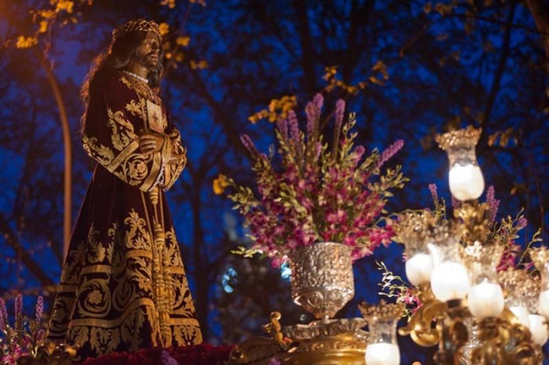 Jes&uacute;s de Medinaceli procesiona el Viernes Santo por las calles de Madrid