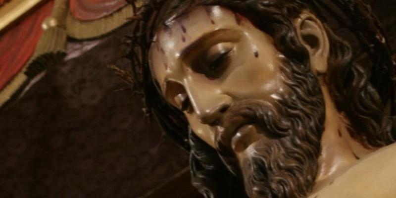El Sant&iacute;simo Cristo de la Esperanza recorre el centro de Madrid en un v&iacute;a crucis procesional el Viernes Santo