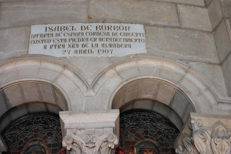 Diversos arquitectos participaron en las obras de construcci&oacute;n de la cripta de la catedral
