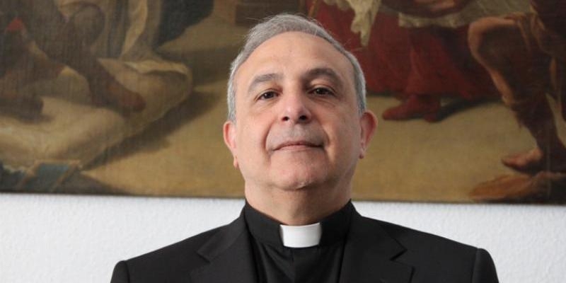 Alfonso Lozano habla de 'La Sagrada Escritura fuente de la DSI' en la Escuela de Formaci&oacute;n Social de la Vicar&iacute;a V