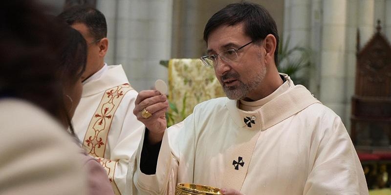 El cardenal Cobo, en la Misa Vespertina de la Cena del Se&ntilde;or: &laquo;La Eucarist&iacute;a siempre nos env&iacute;a al mundo como artesanos de paz&raquo;