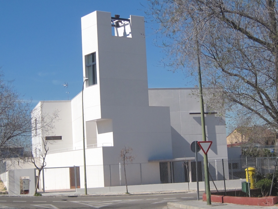Monse&ntilde;or Carlos Amigo preside una Eucarist&iacute;a en honor a San Antonio en la parroquia de las C&aacute;rcavas