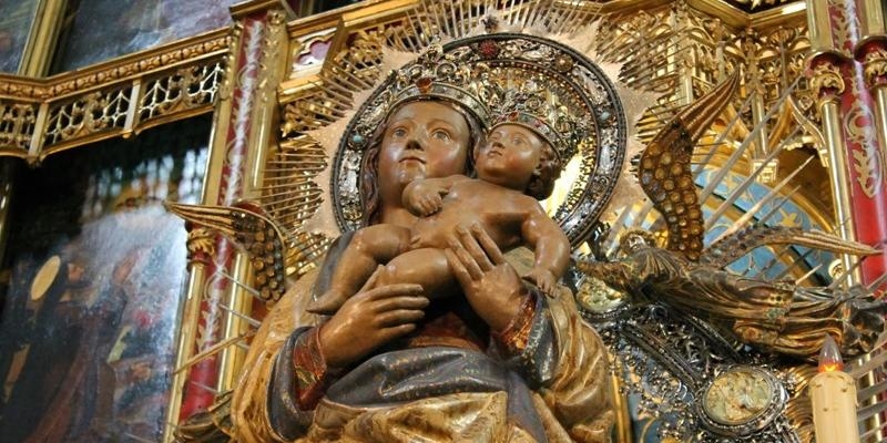 La Virgen de la Almudena fue declarada patrona principal de la archidi&oacute;cesis de Madrid por el Papa Pablo VI