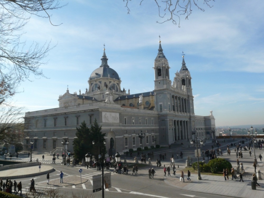 Concierto de Pascua de la Escolan&iacute;a 'Virgen de la Almudena' en la catedral