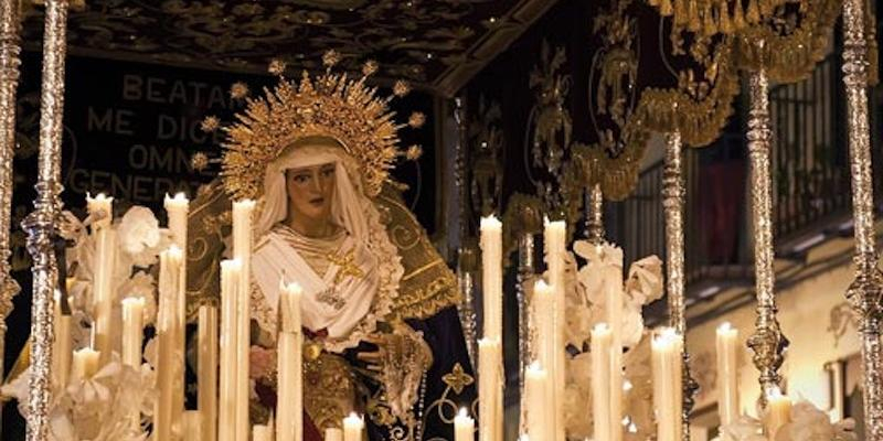 Jes&uacute;s El Pobre y Mar&iacute;a Sant&iacute;sima del Dulce Nombre procesionan en la tarde del Jueves Santo