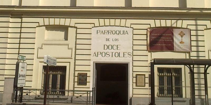 Los Doce Ap&oacute;stoles celebra las bodas de oro del templo parroquial