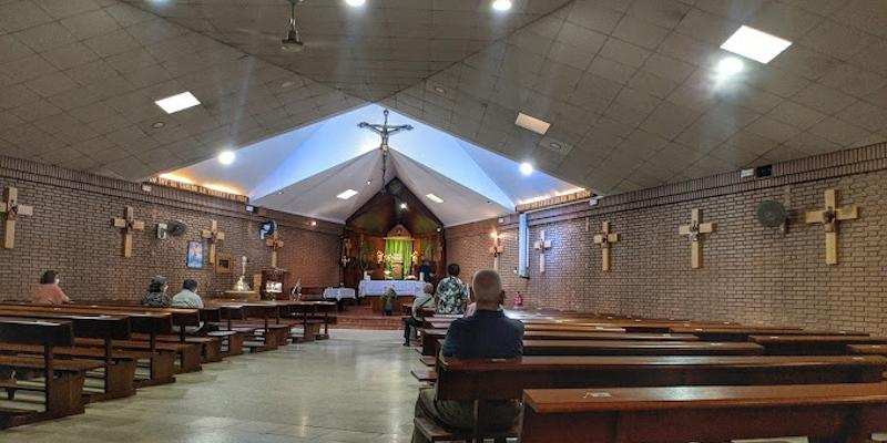 &Oacute;scar Garc&iacute;a Aguado administra este domingo el sacramento de la Confirmaci&oacute;n en Santa In&eacute;s de Villaverde Alto