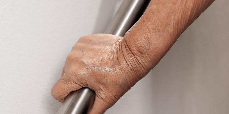 Mar&iacute;a Velasco habla a los mayores de Bat&aacute;n de los accidentes dom&eacute;sticos dentro de casa