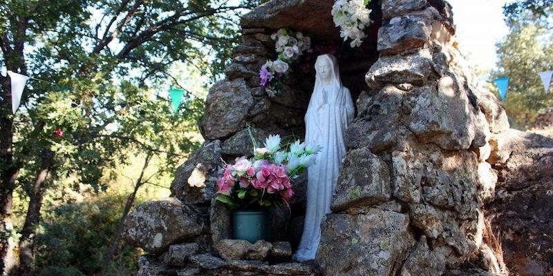 La Acebeda despide el mes de julio con su tradicional romer&iacute;a en honor a la Virgen Blanca